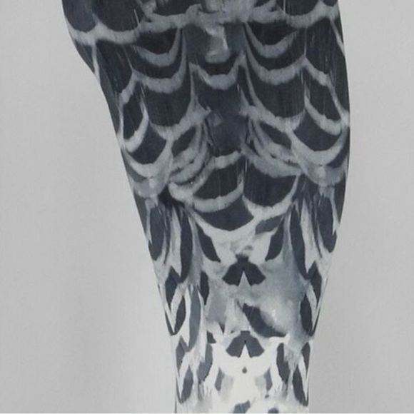 Lululemon wonder under pretty plume cropped 2 - Picture 4 of 8